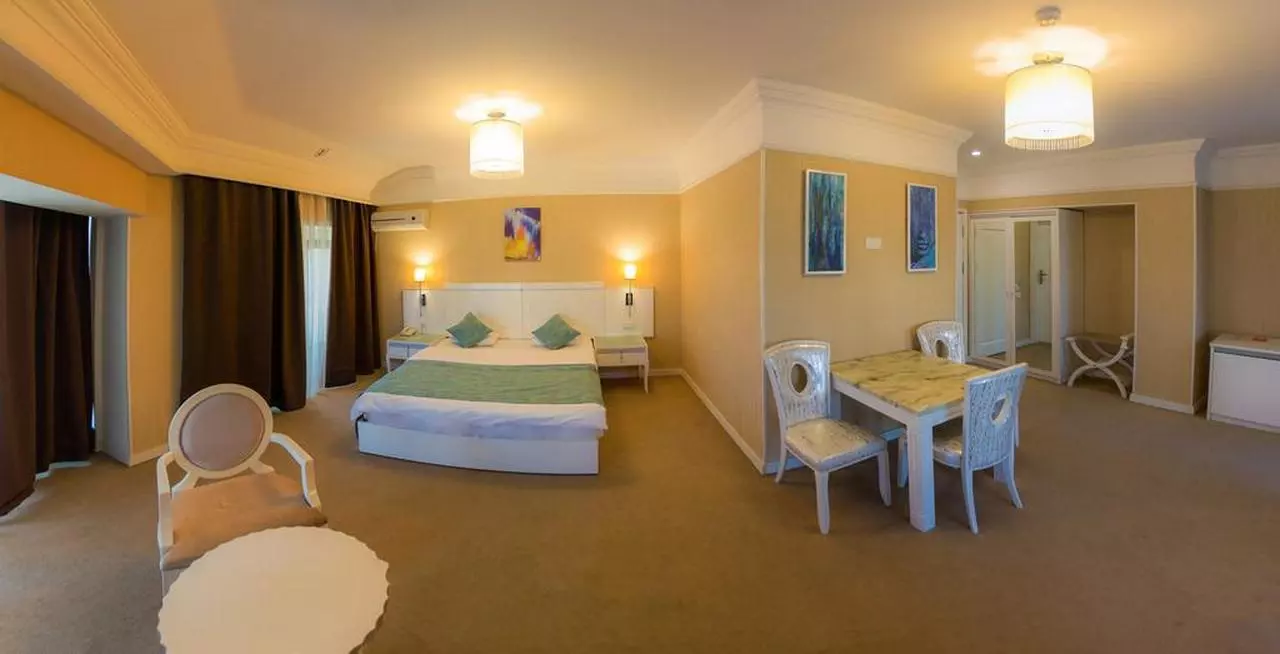 AMBER_SHABAVIZ (21).jpg